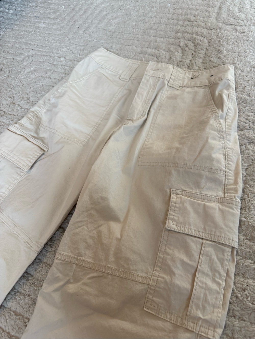 Light Cream Cargo Pants with Utility Pockets High-Rise Baggy
